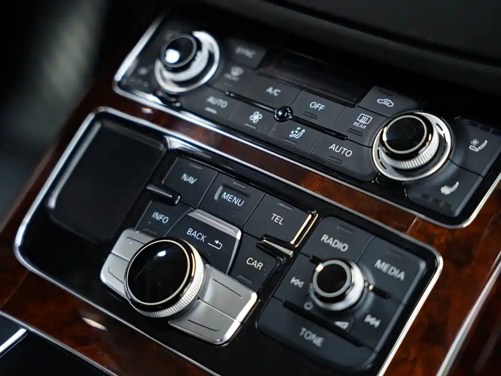Audi A8 2013 A8L 6.3 FSI W12 quattro Flagship фото 47
