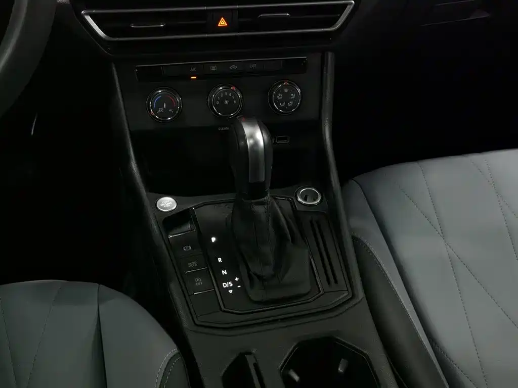Volkswagen Lavida 2024 Model 1.5L Automatic 5 Million Edition фото 13
