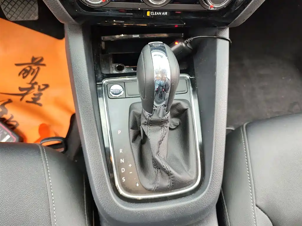 Volkswagen Sagitar 2018 1.6L Automatic Comfort фото 14