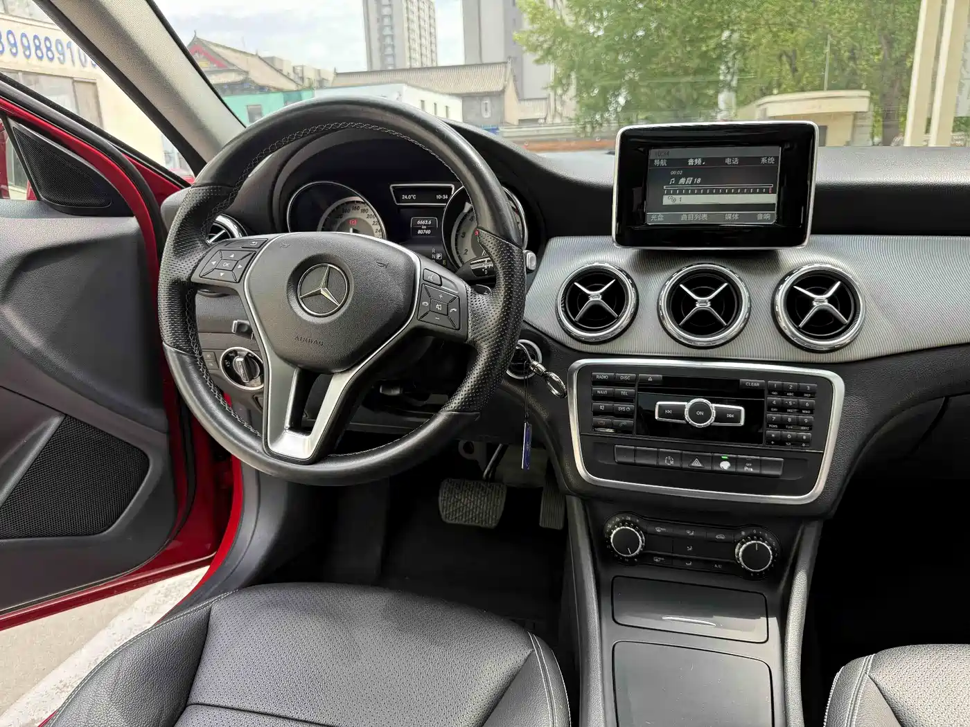 Mercedes-Benz GLA 2015 GLA 200 Dynamic фото 16