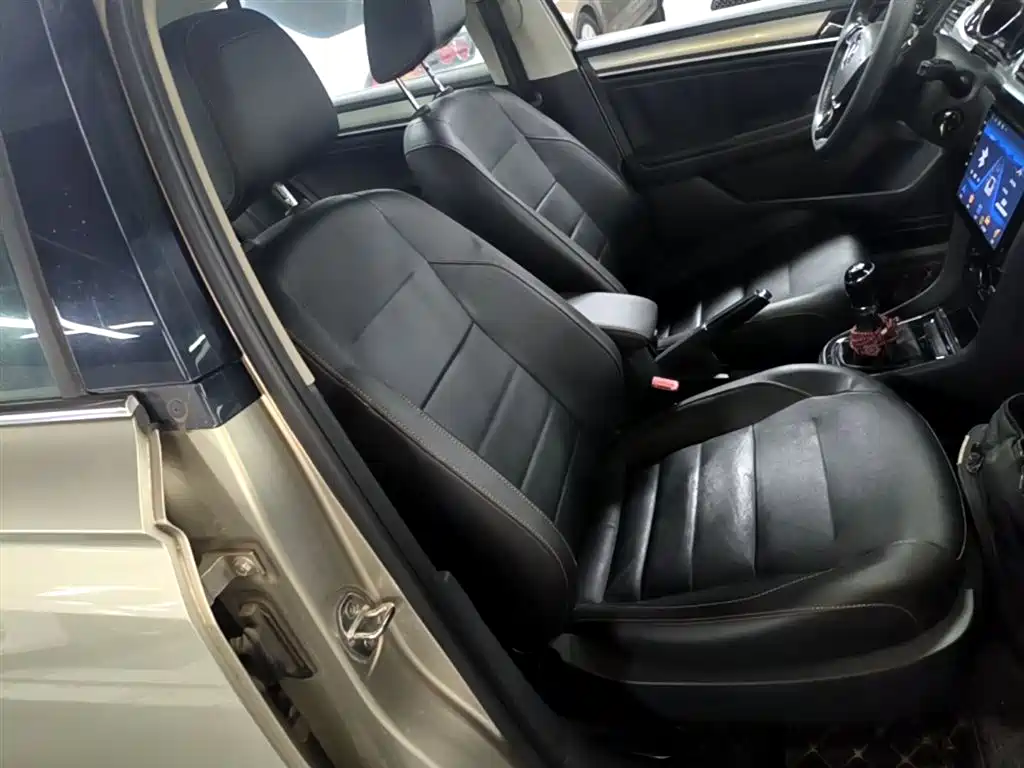 Volkswagen Bora 2017 1.6L Manual Comfort Edition фото 25