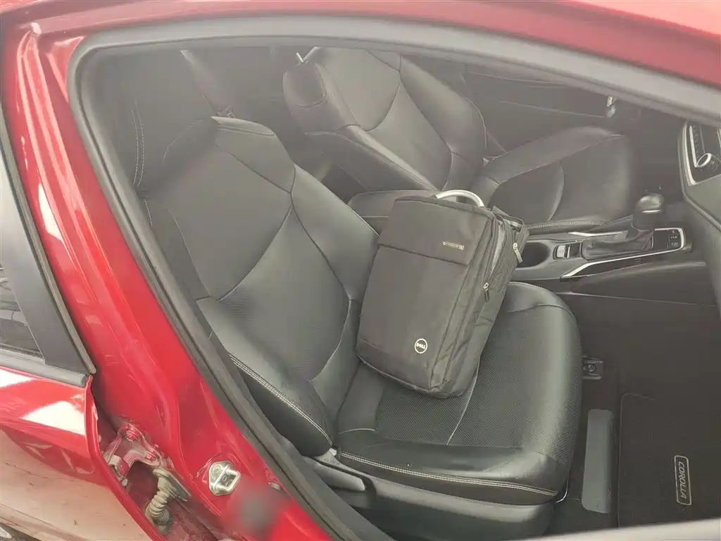 Toyota Corolla 2021 1.2T S-CVT Luxury Edition фото 25