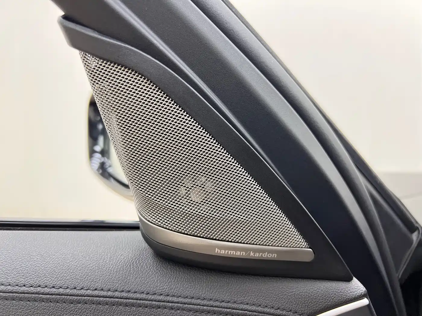 BMW 5 Series (Import) 2020 Model 525i M Sport Package фото 7