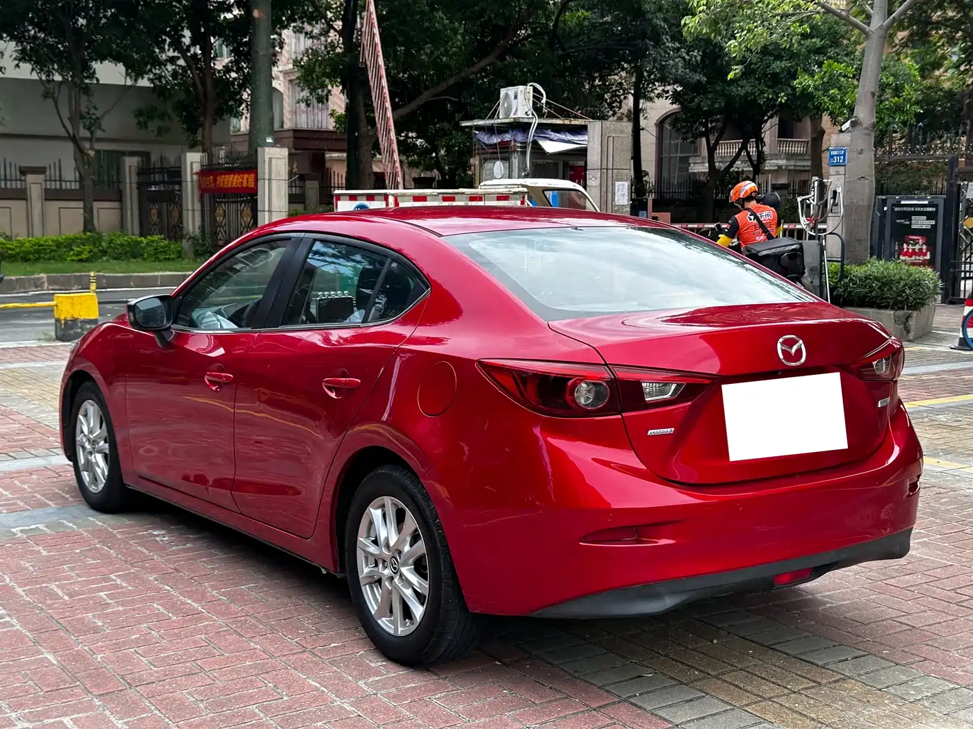 Mazda Mazda 3 2014 2014 Sedan 1.5L Automatic Luxury
