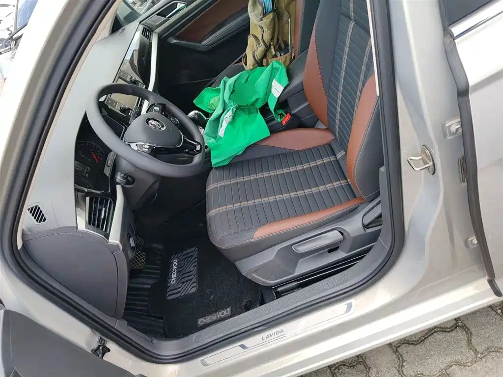 Volkswagen Lavida 2018 280TSI DSG Comfort Edition China V фото 15