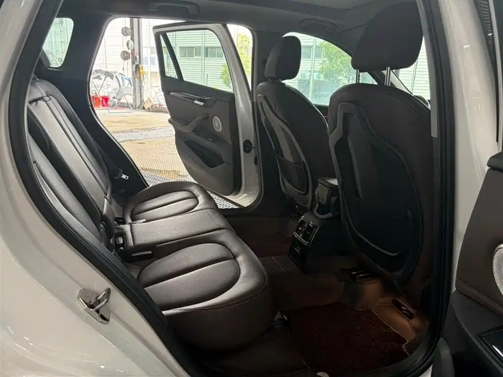 BMW X1 2022 sDrive20Li Premium фото 10