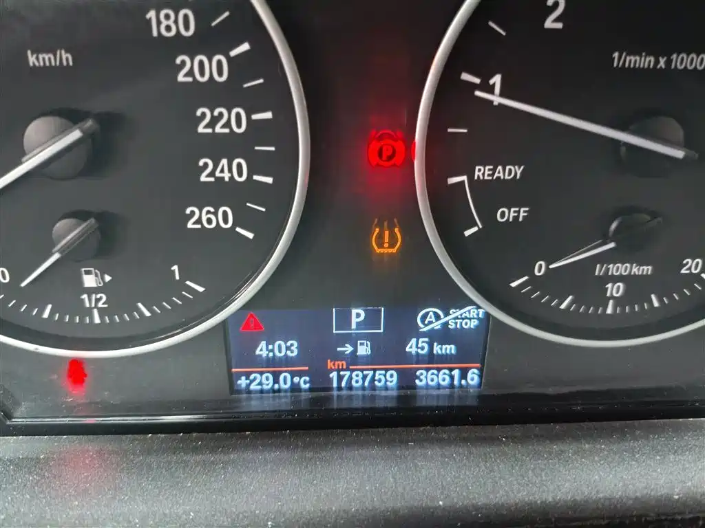 BMW 1 Series 2017 118i Sport фото 4