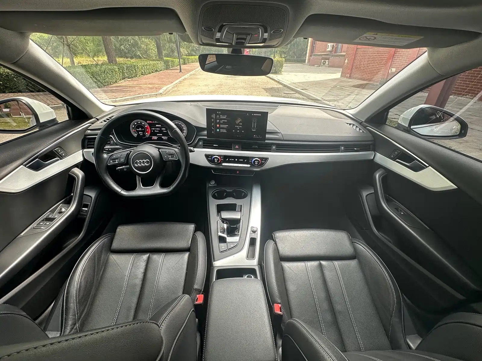 Фото 13 - Audi A4L