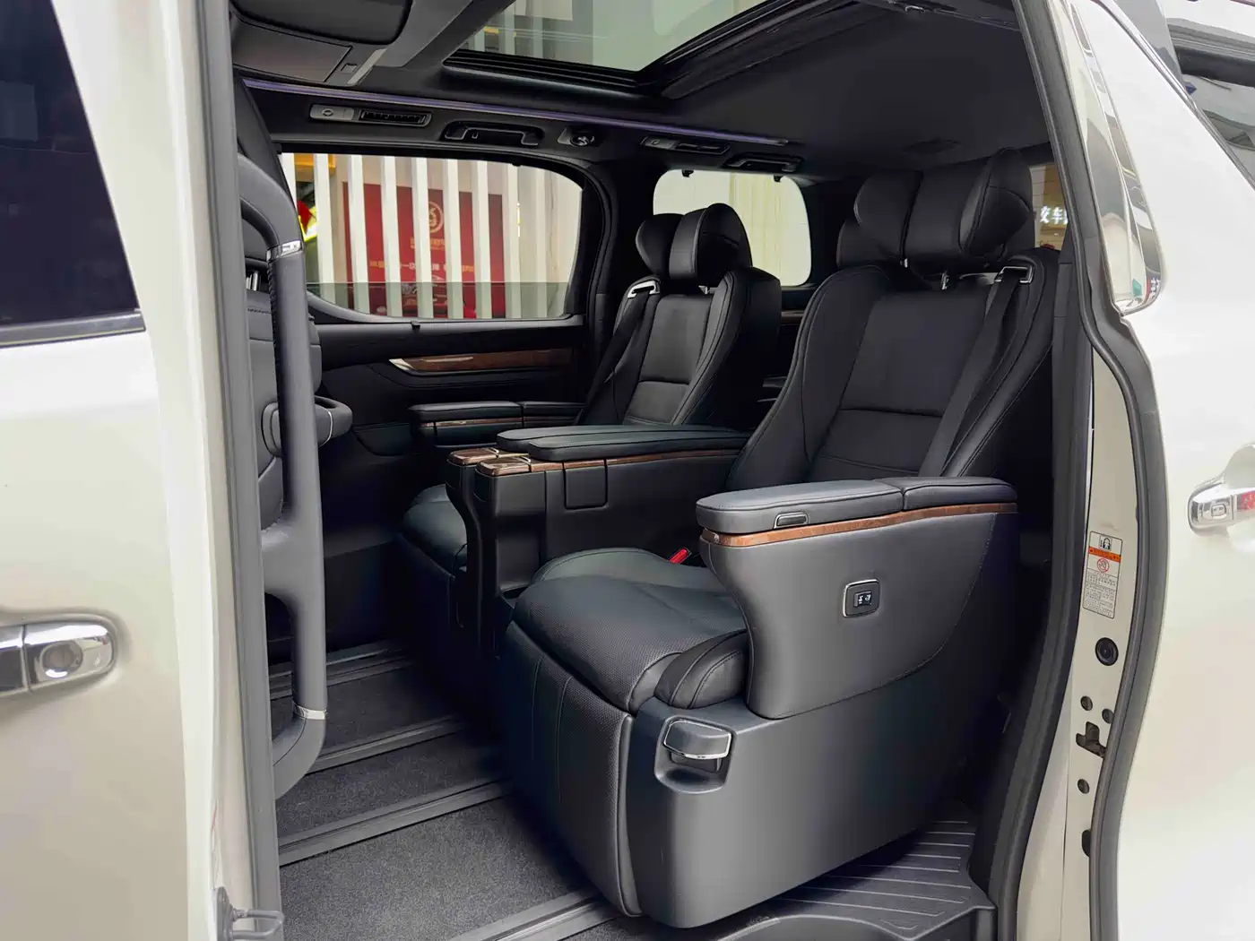Toyota Alphard 2015 3.5L Premium Edition фото 11