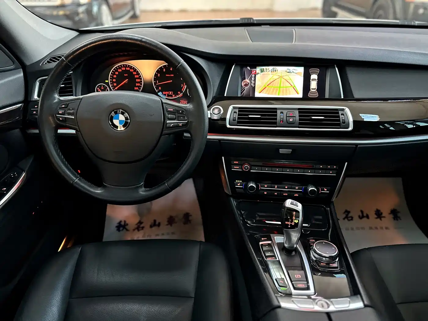 BMW 5 Series GT 2014 528i Leading фото 15