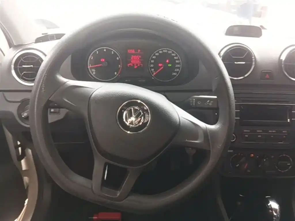 Volkswagen Jetta 2017 1.5L Automatic Fashion фото 11