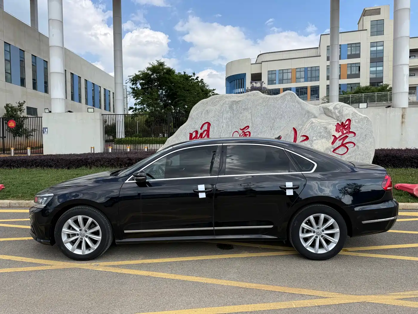 Volkswagen Passat 2017 330TSI DSG Prestige фото 9