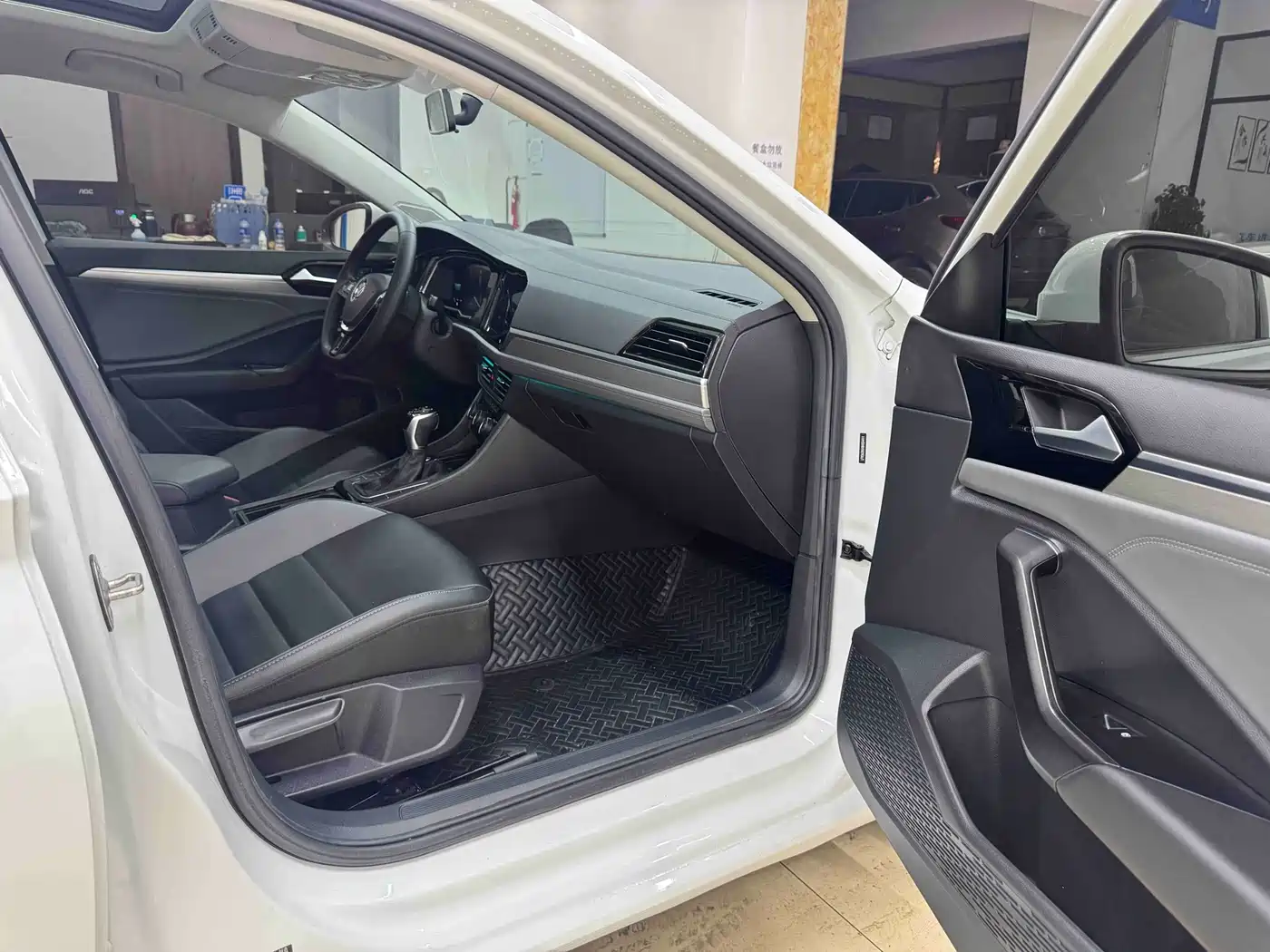 Volkswagen Sagitar 2022 280TSI DSG Surpassing Edition фото 10