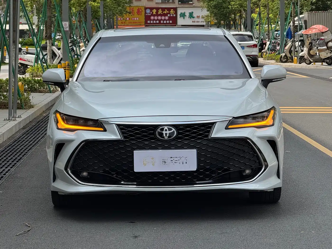 Toyota Avalon 2022 2.5L Luxury Edition фото 2