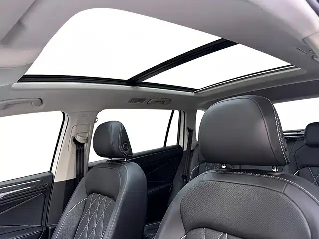 Volkswagen Tiguan L 2022 330TSI Auto 2WD R-Line Premium Edition фото 10