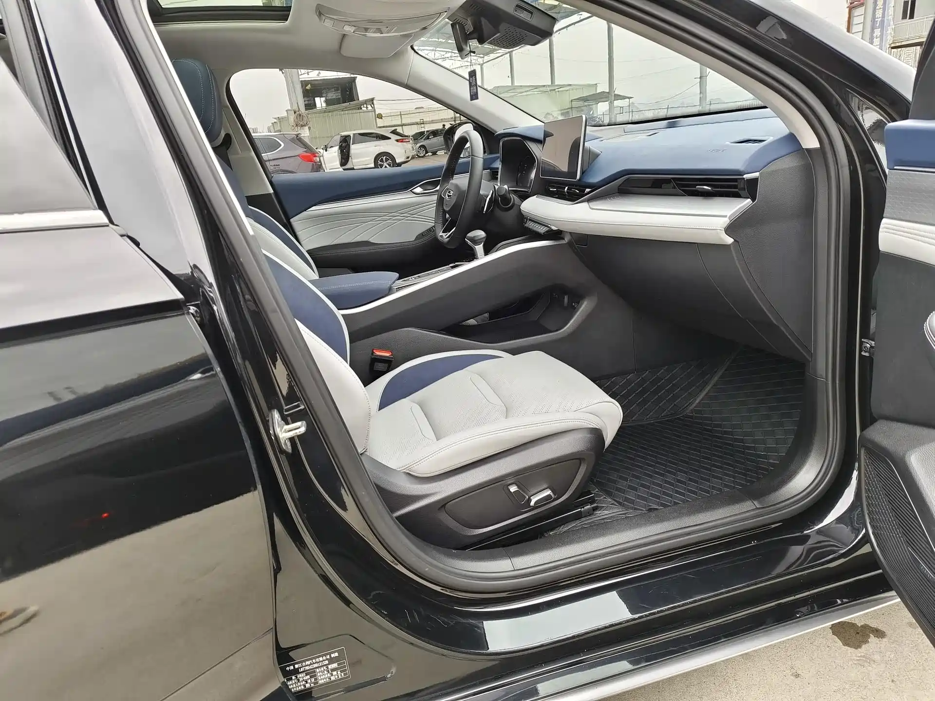 Фото 8 - Geely Preface