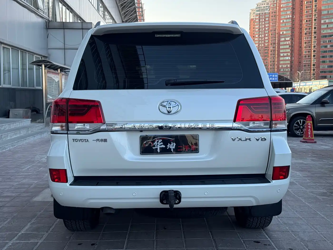 Toyota Land Cruiser 2016 4.6L Automatic VX-R фото 24