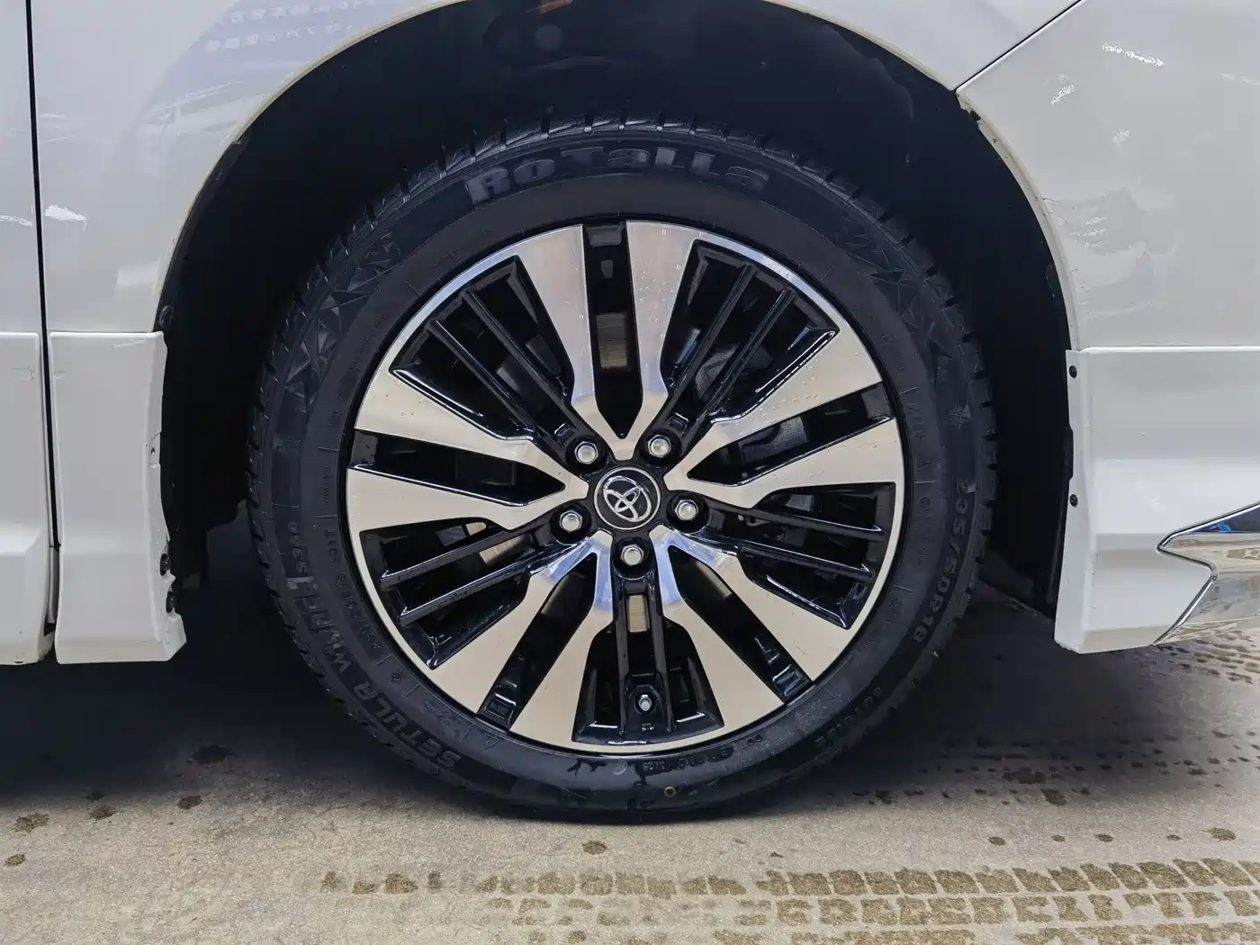 Toyota Alphard 2020 Hybrid 2.5L Premium Edition фото 25