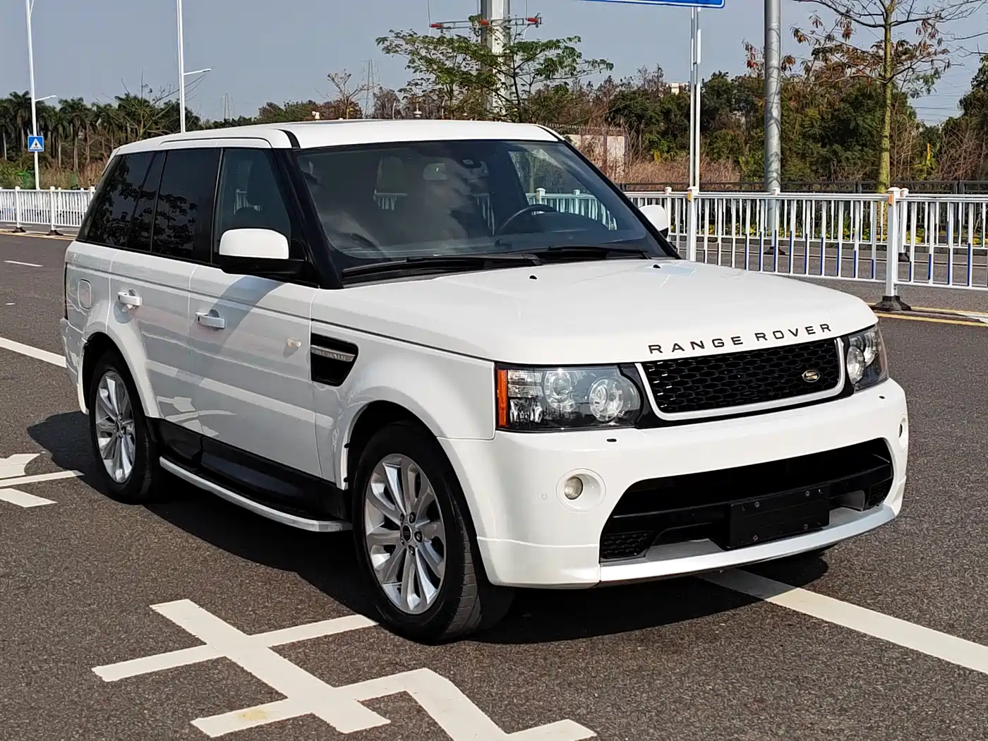 Land Rover Range Rover Sport 2012 3.0 TDV6 HSE Diesel Version фото 3