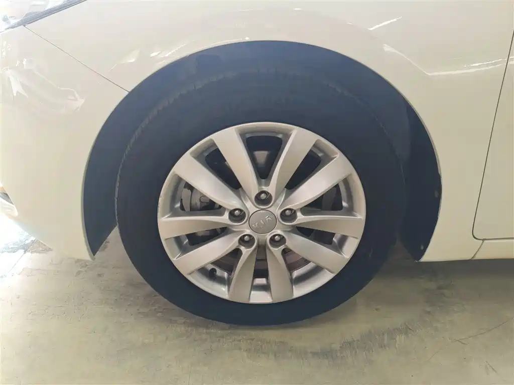 Kia K3 2015 1.6L Automatic GLS фото 25