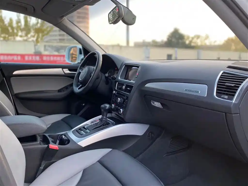 Audi Q5 2017 Plus 40 TFSI Technology фото 13