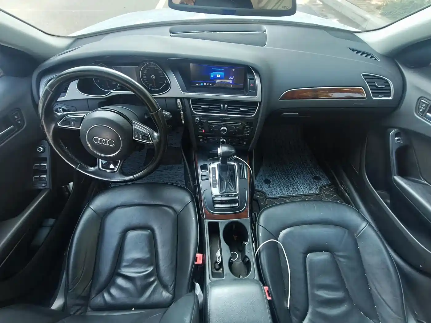 Фото 13 - Audi A4L