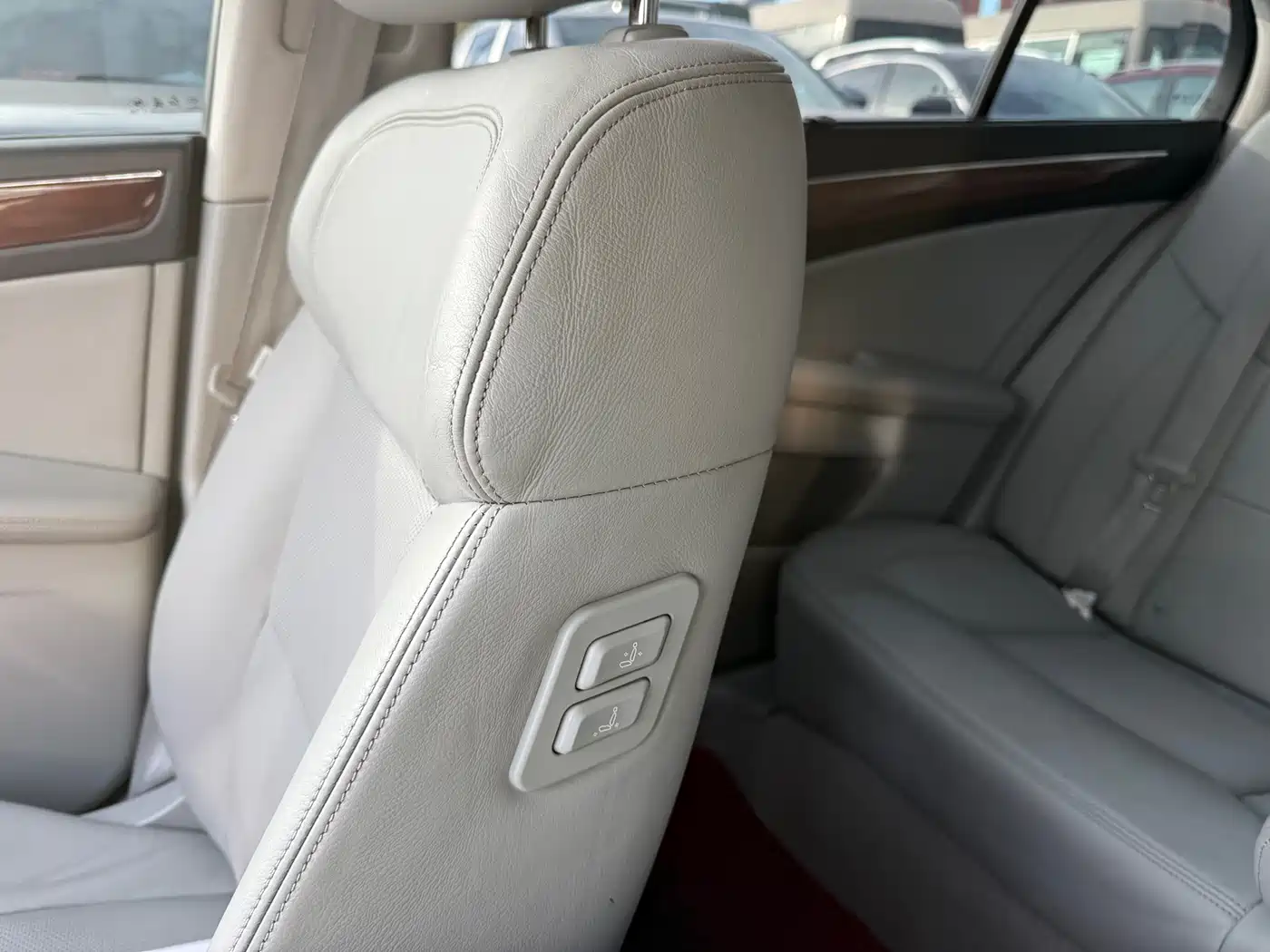 Hongqi H7 фото 19