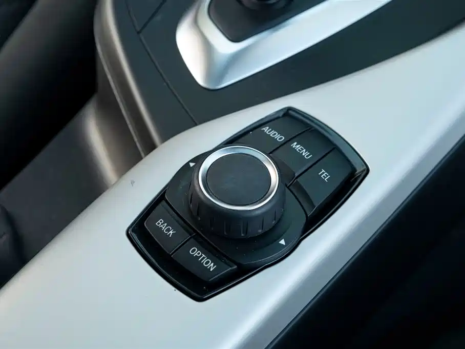 BMW 1 Series (Import) 2015 120i Leading фото 28