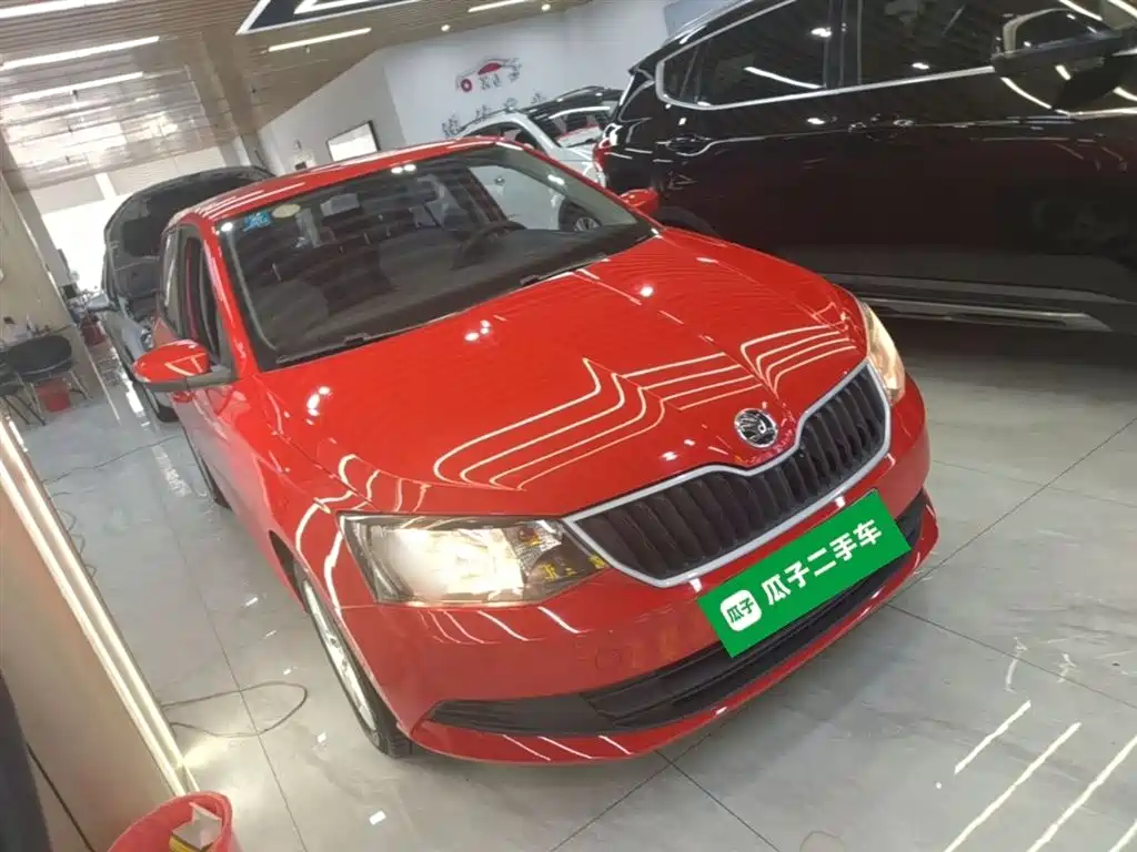 Škoda Fabia 2017 1.4L Auto Car Enjoy Edition фото 4
