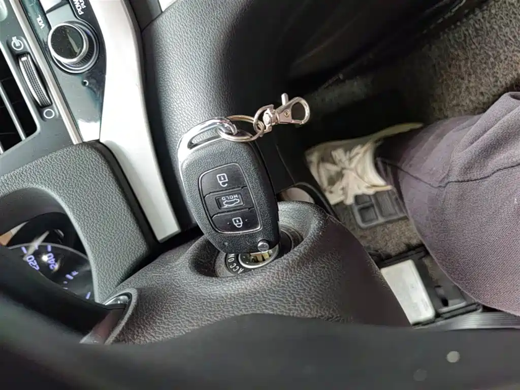 Hyundai Elantra 2016 Model 1.6L Automatic Smart Elite фото 9