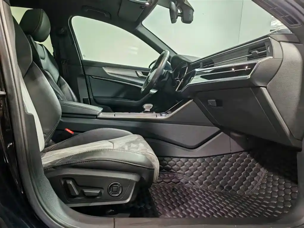 Audi A6L 2021 45 TFSI Exclusive Sport фото 7