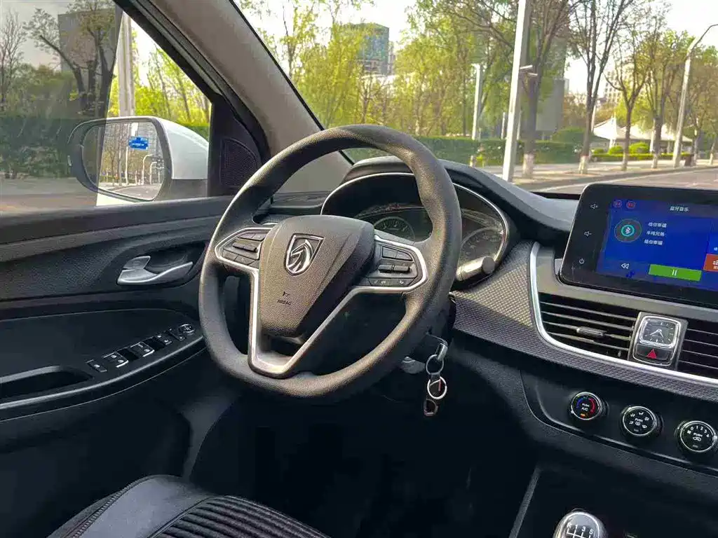 Baojun 730 2019 1.5L Manual Fashion Edition 7-Seater China VI фото 18