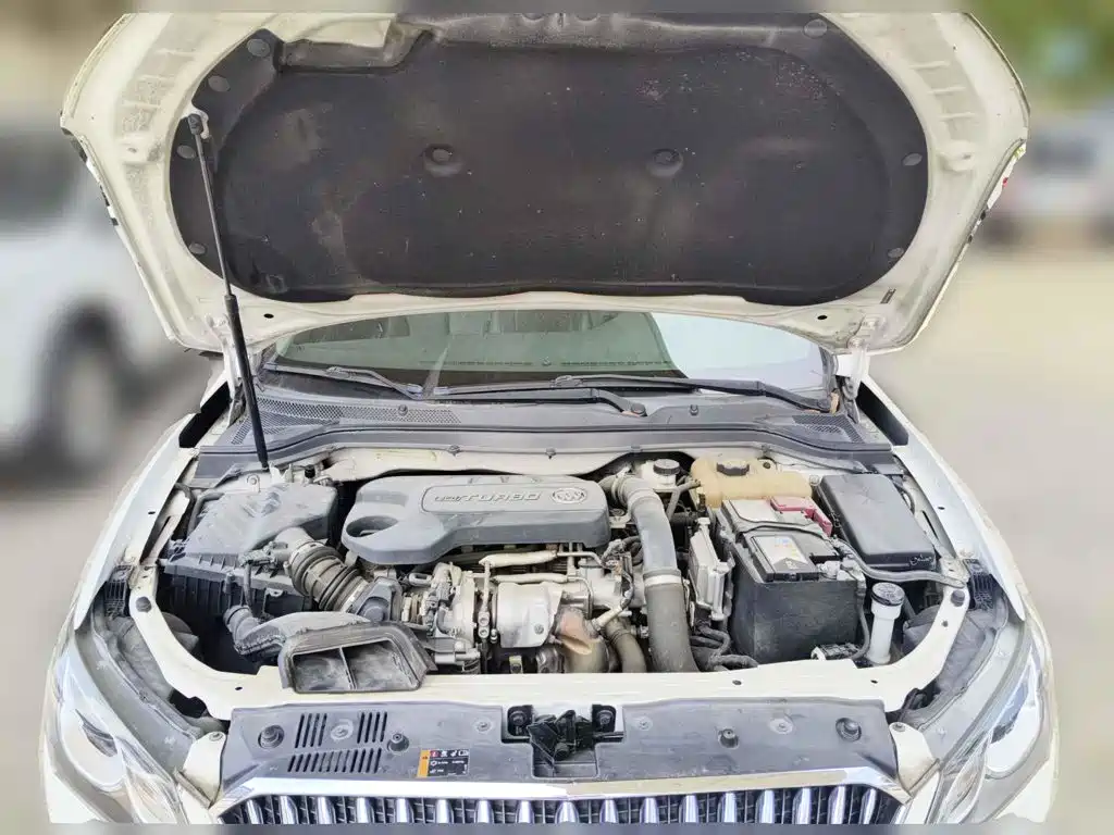 Photo 3 - Buick Excelle