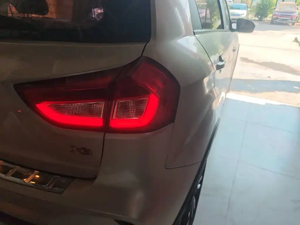 Geely Vision X3 2017 2017 1.5L Automatic Premium