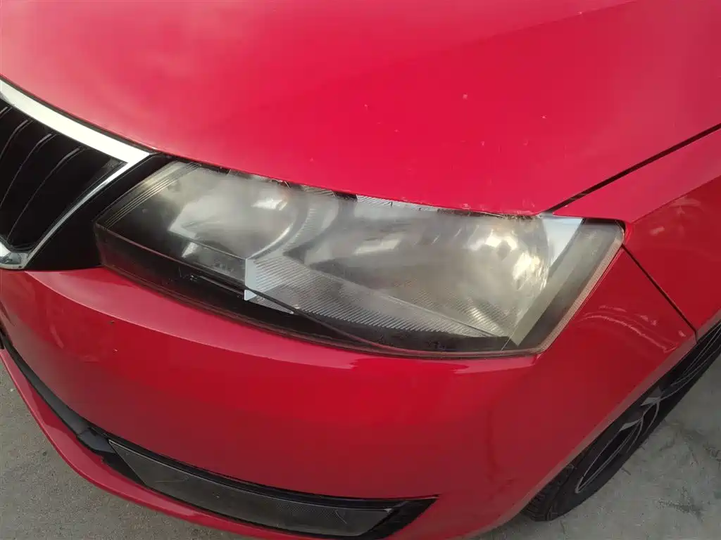 Škoda Skoda Rapid Spaceback 2014 1.6L Automatic Joy Edition фото 24