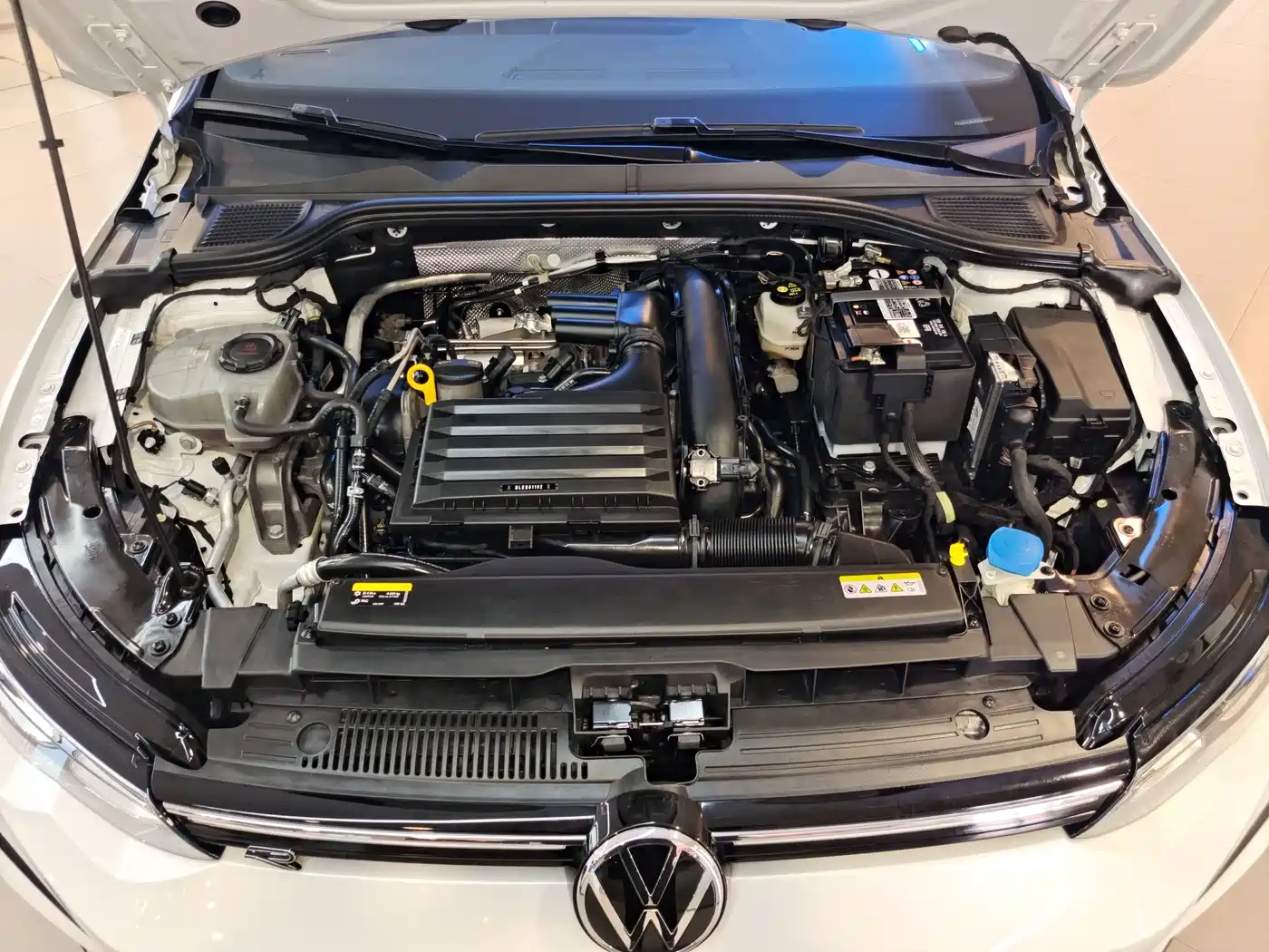 Volkswagen Golf 2023 280TSI DSG R-Line Lite фото 6