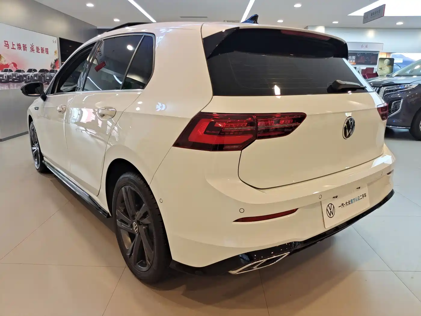 Volkswagen Golf 2023 280TSI DSG R-Line Lite фото 3