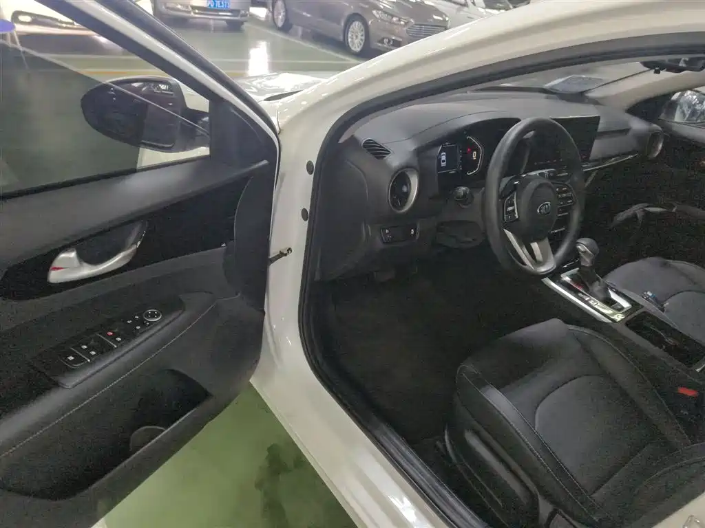 Kia K3 2019 1.5L CVT Smart Connect Edition фото 12