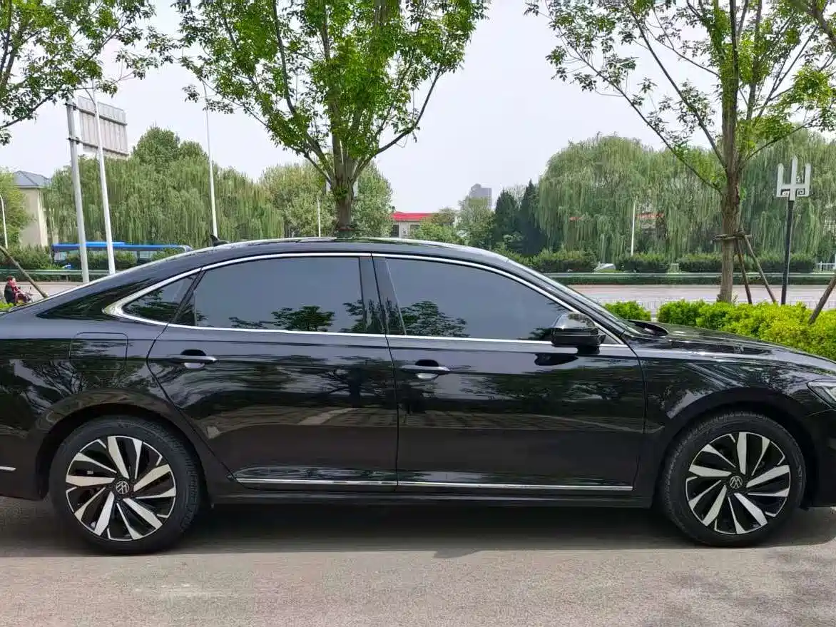 Volkswagen Passat 2022 330TSI Starlight Elite Edition фото 7