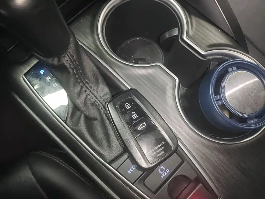 Toyota Camry 2021 2.5G Luxury Edition фото 9