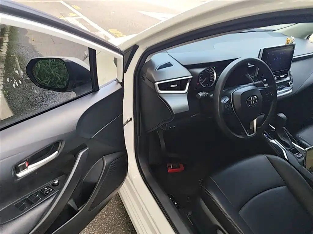 Toyota Corolla 2019 1.2T S-CVT GL-i Elite Edition фото 16