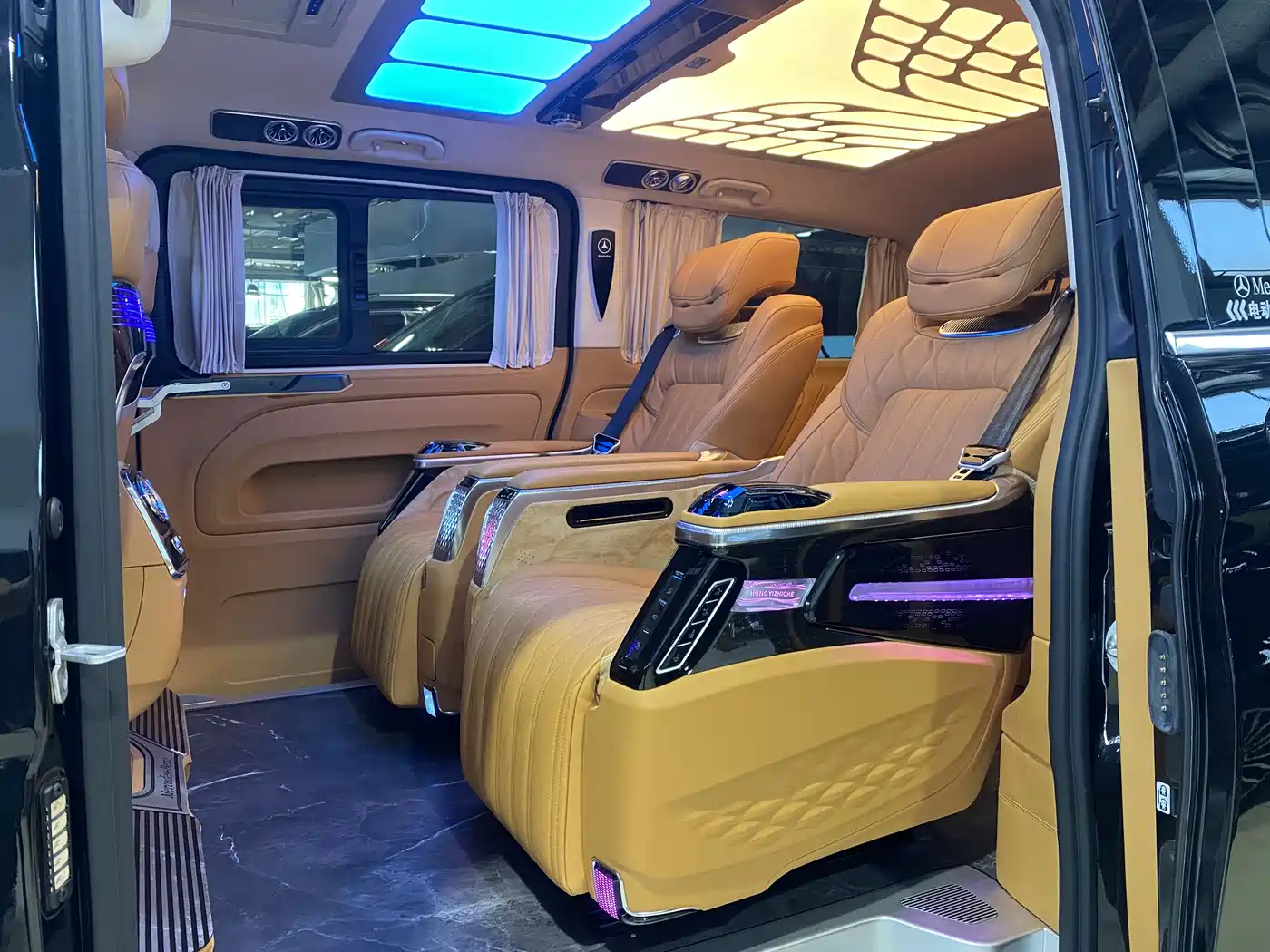 Mercedes-Benz Vito 2024 2.0T Business 7-Seater фото 12