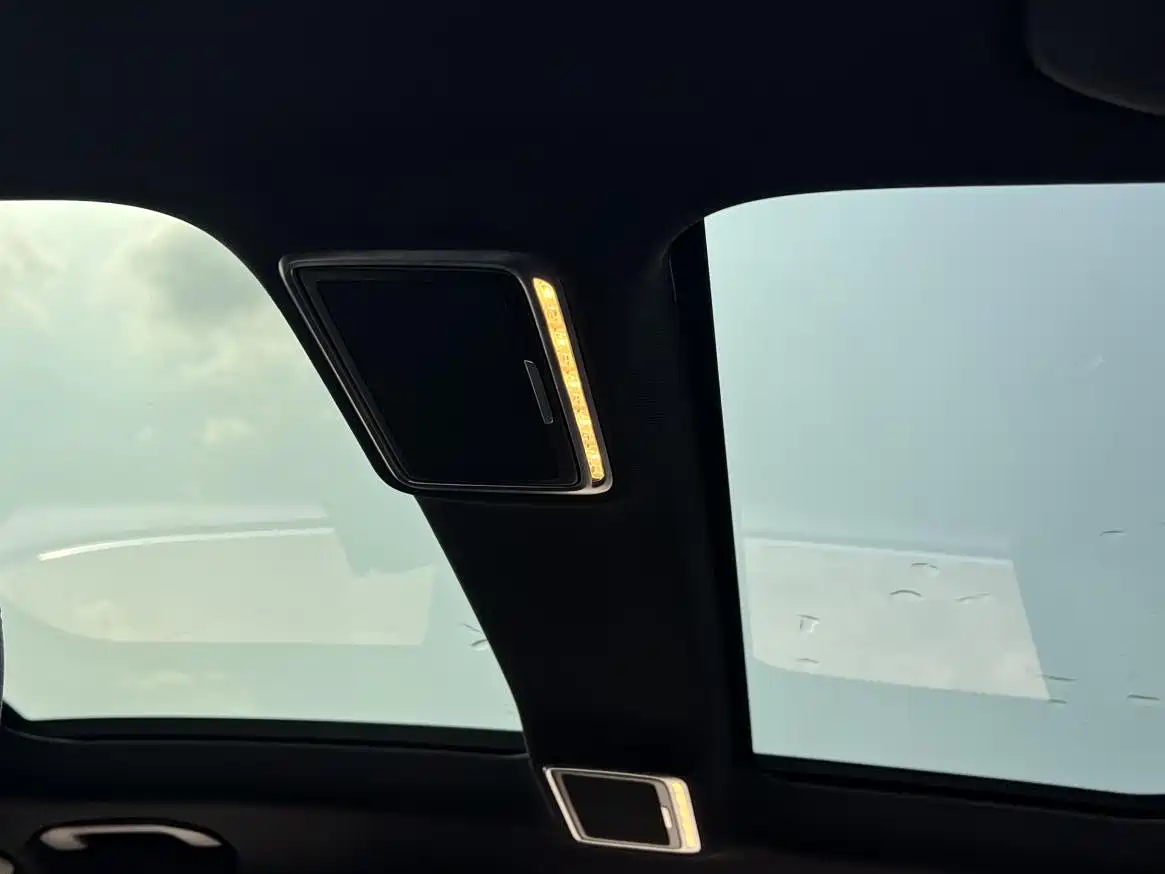 Mercedes-Benz GLC 2022 Model GLC 260 L 4MATIC Luxury Edition фото 6