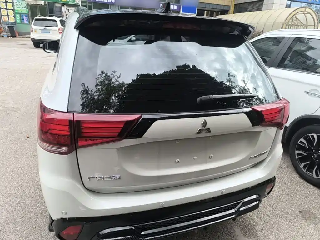 Mitsubishi Outlander 2023 2021 2.4L 4WD Yaodong Edition 5-seater