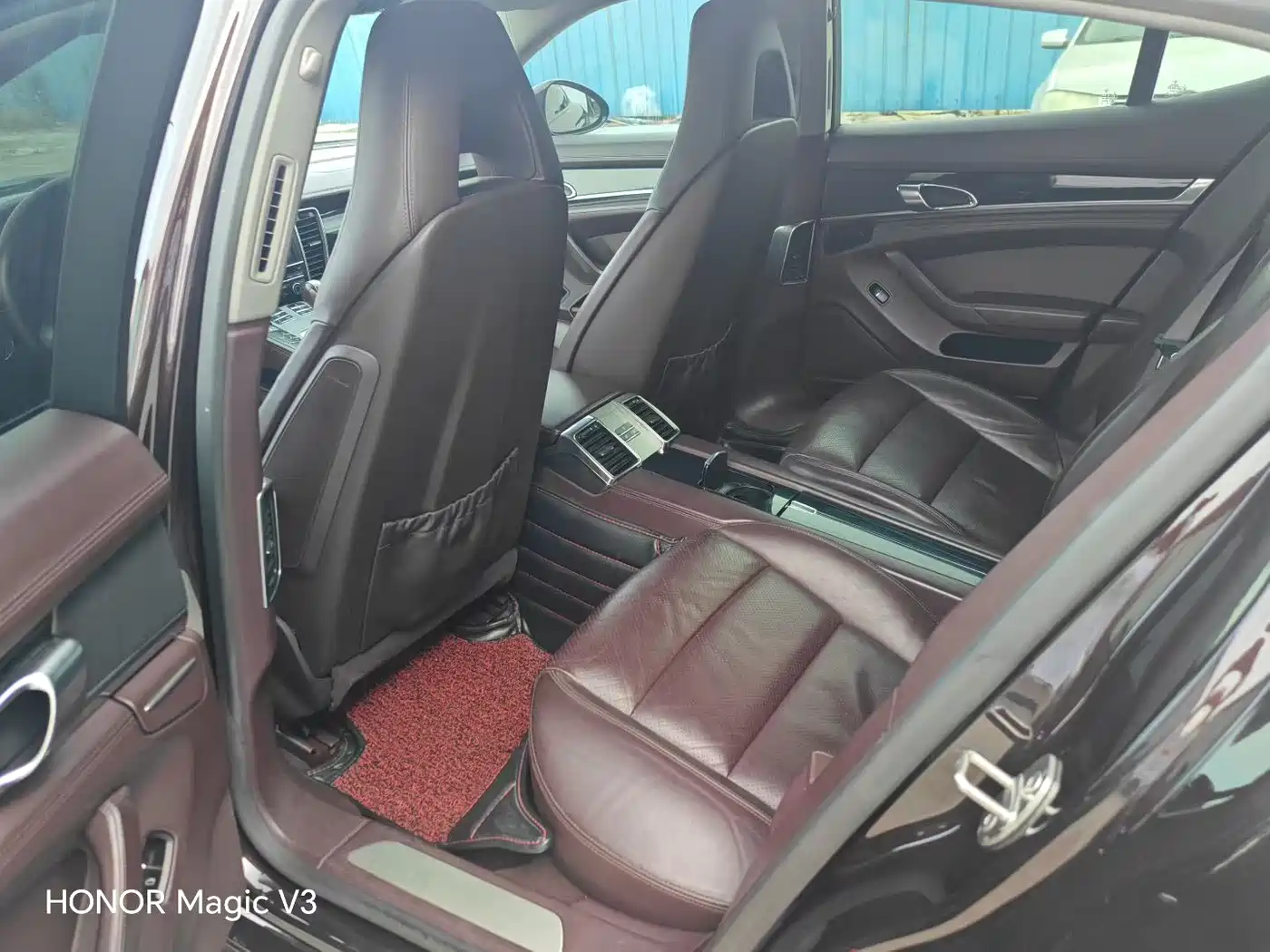 Porsche Panamera 2010 Panamera 4 3.6L фото 6