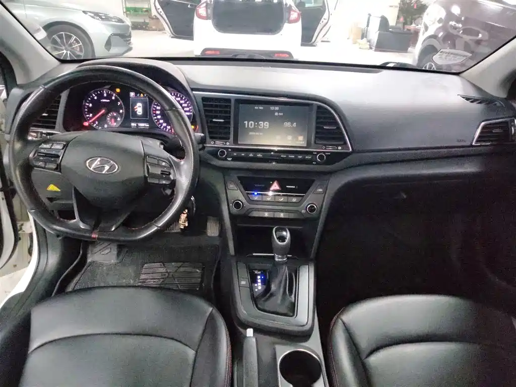 Hyundai Elantra 2016 1.4T DCT Dynamic·Vitality фото 6