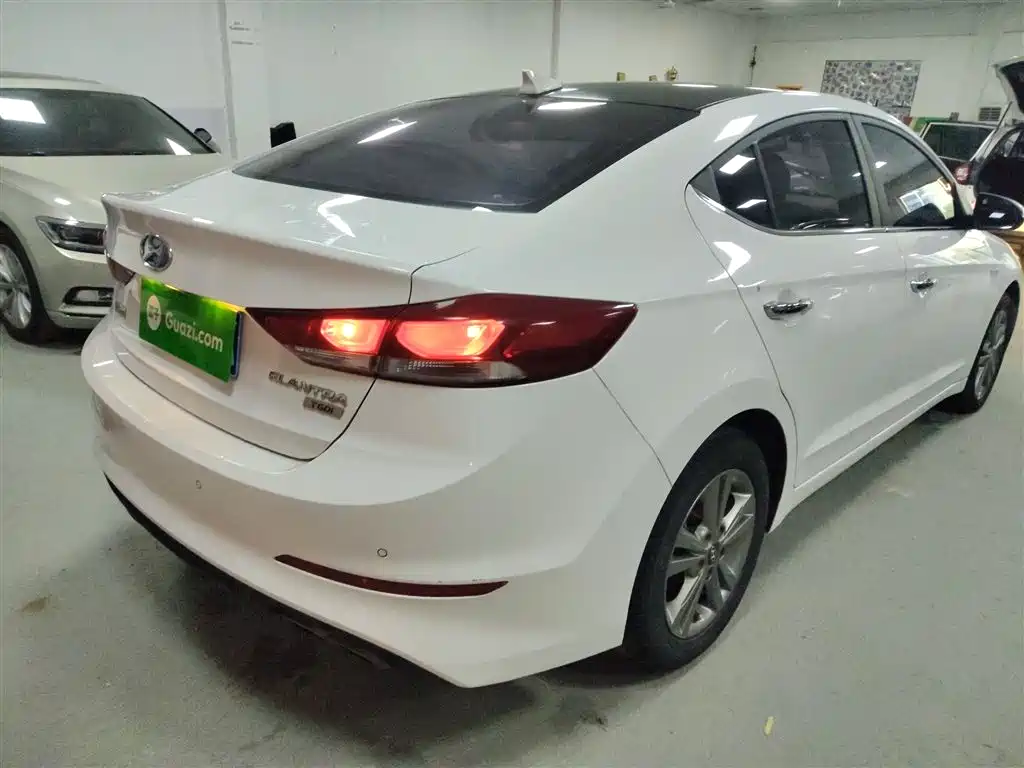 Hyundai Elantra 2016 1.4T DCT Dynamic·Vitality фото 5
