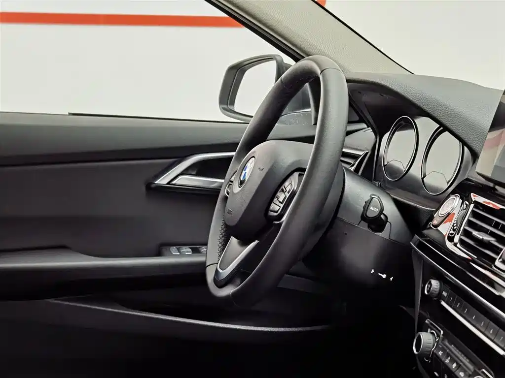 BMW 1 Series 2022 120i M Sport фото 22