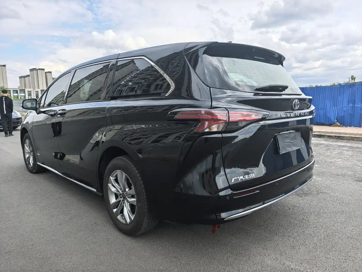 Toyota Sienna 2024 2.5L Hybrid AWD Luxury Edition фото 7