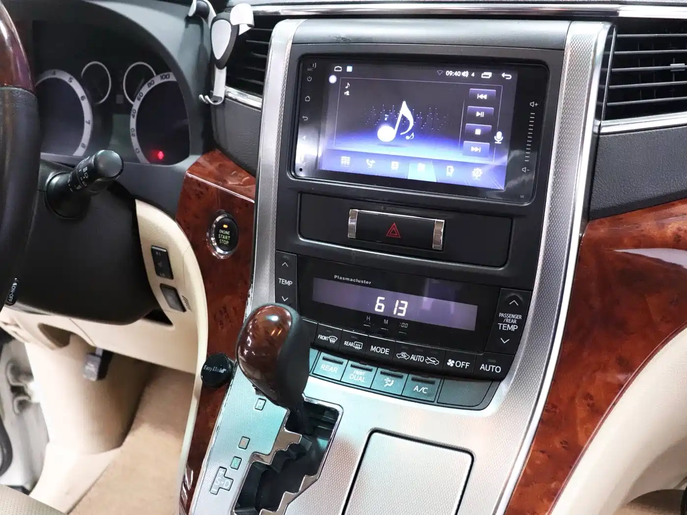 Toyota Alphard 2011 3.5L Luxury Edition фото 7